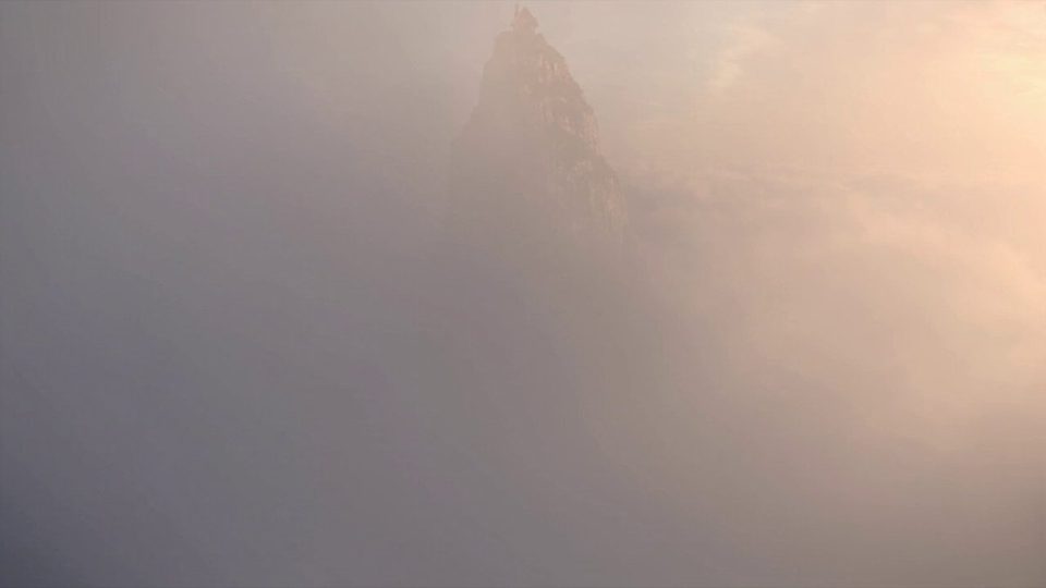 云端孤峰之家 — AI video by Sophia