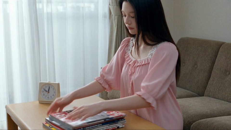 修好了旧电视 — AI video by 𝗦𝗮𝗻𝗶𝗮